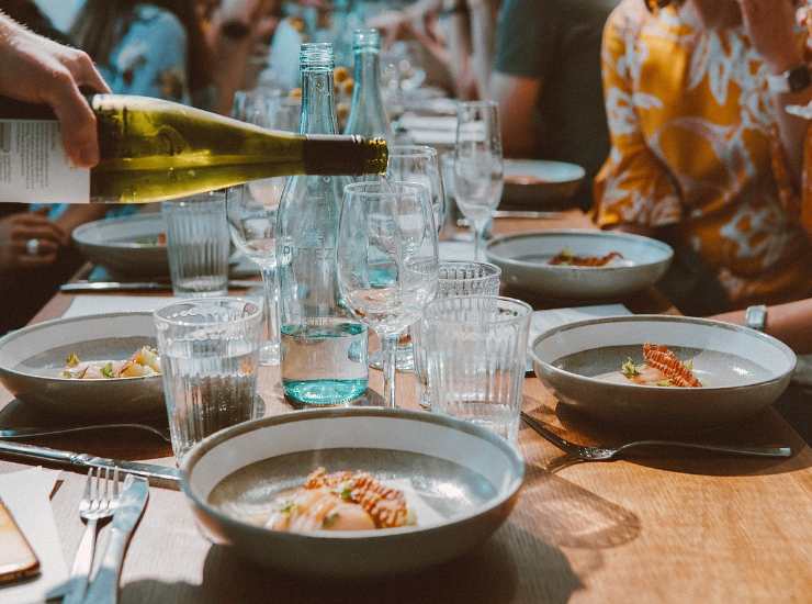 multa per una cena tra amici