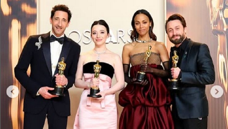 Il cast di Anora alla notte degli Oscar 2025 - adginforma.it - 20250304