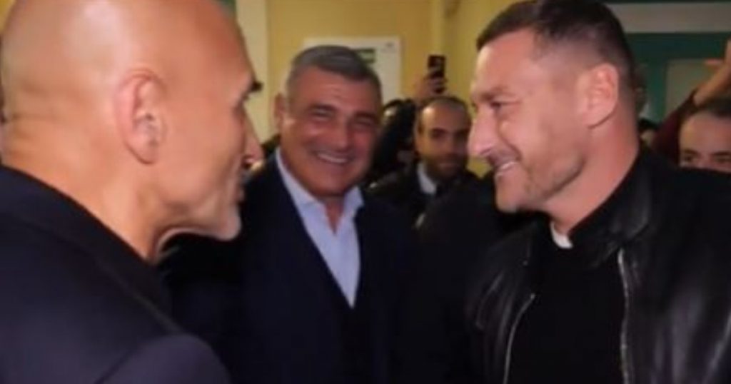 Spalletti-Totti, una stretta di mano e via. In archivio i dissapori tra il Pupone e il CT azzurro