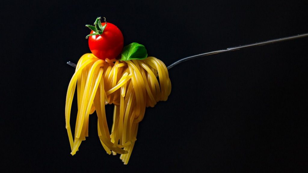 PASTA, altro che alimento calorico: mangiala così ogni giorno e ti fa perdere kg come se piovesse | Ti ritrovi in perfetta forma senza sforzi