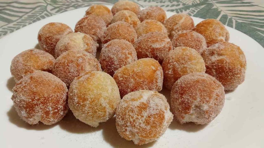 CARNEVALE, ho rubato la ricetta della castagnole light alla pasticceria sotto casa: da quando li ho assaggiati non ne faccio più a meno