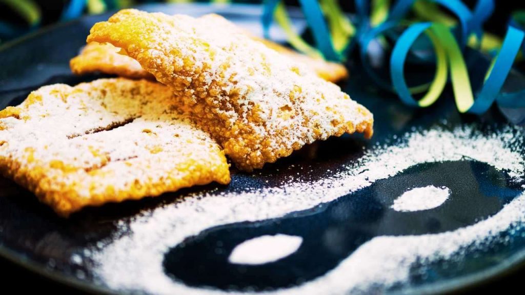 Chiacchiere di carnevale, ho trovato la versione light: ne mangio in quantità industriali e alla fine non metto mezzo grammo e arrivo in formissima a giugno