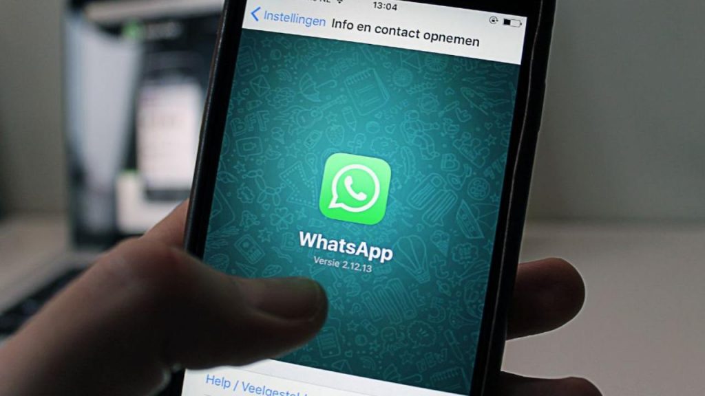 WHATSAPP, se non premi questo tastino nascosto le chat non le cancelli comunque | Non basta cliccare su elimina