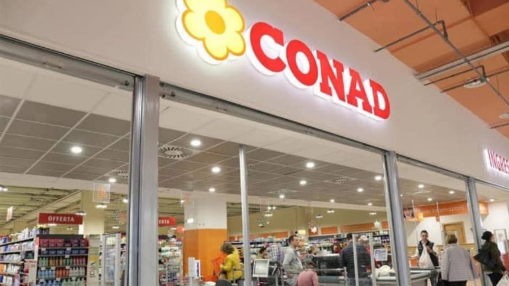 CONAD, commessi disperati con le mani tra i capelli: hanno venduto prodotti contenenti il batterio pericolosissimo per lo stomaco