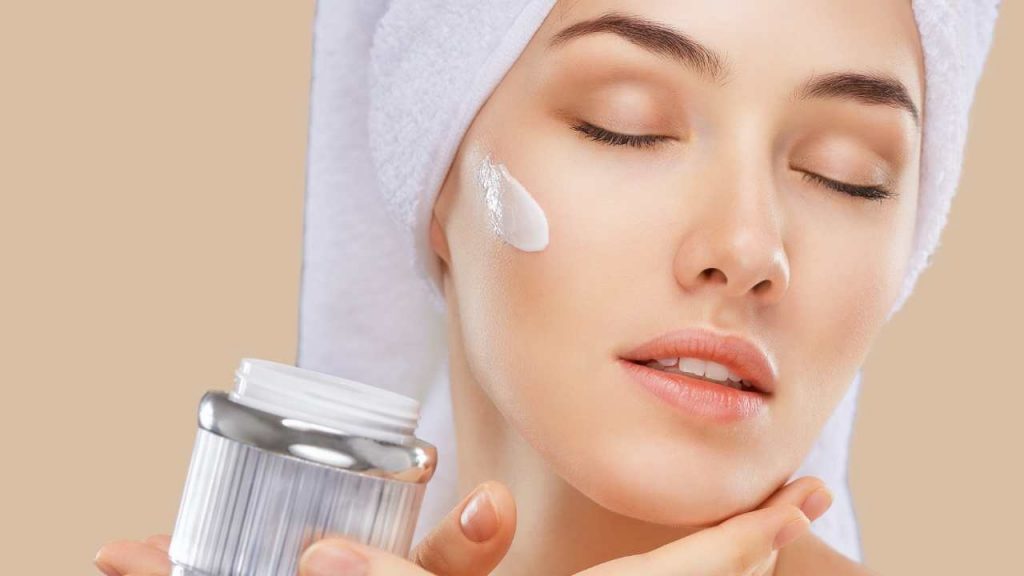 EUROSPIN, presi d’assalto gli scaffali: liti e urla per aggiudicarsi i suoi cosmetici | Costano 4 spiccioli ma la qualità è altissima