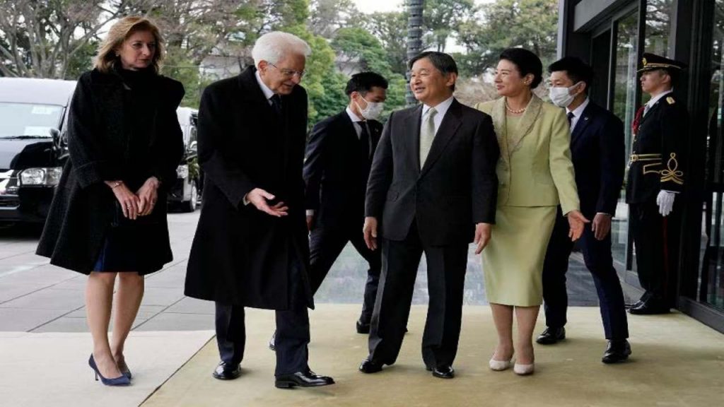 Il Presidente Mattarella in visita a Tokyo: l’incontro con l’Imperatore Naruhito