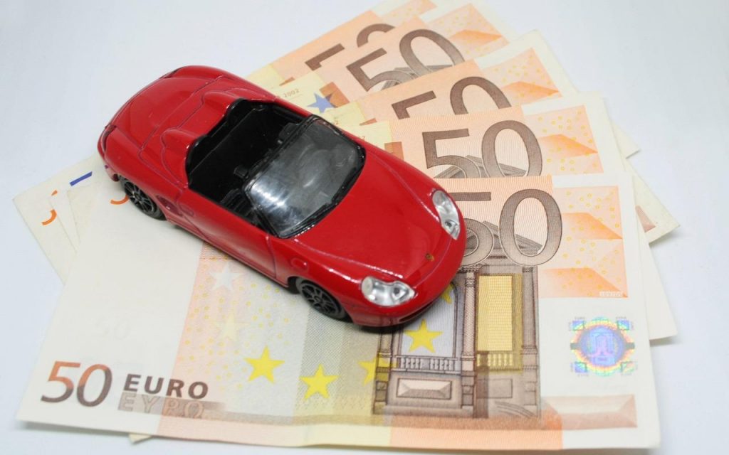 RC AUTO, sopra i 22 anni devi scegliere la GE: risparmi 230 euro | Ancora nessuno la conosce però